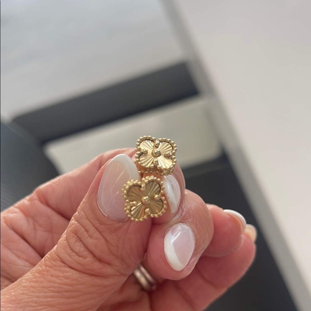 Gold clover earrings